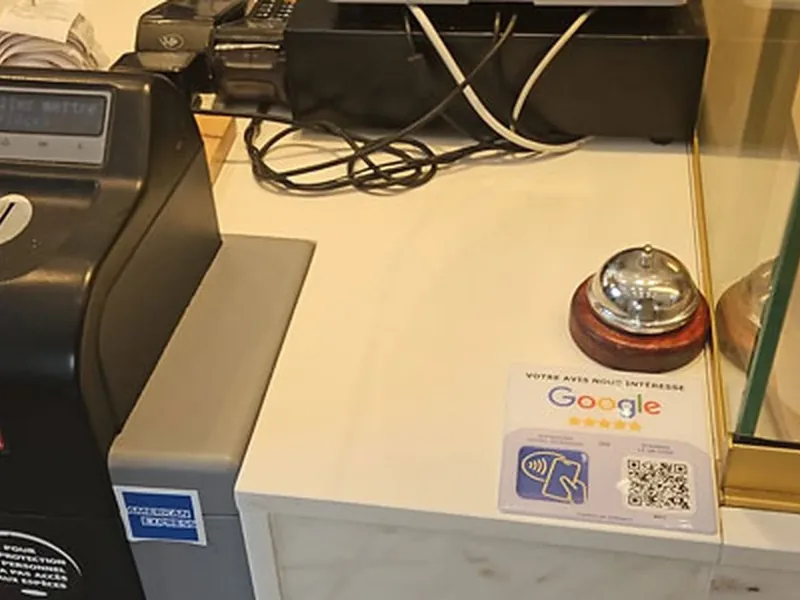 Plaque NFC Google avis chez boulangerie