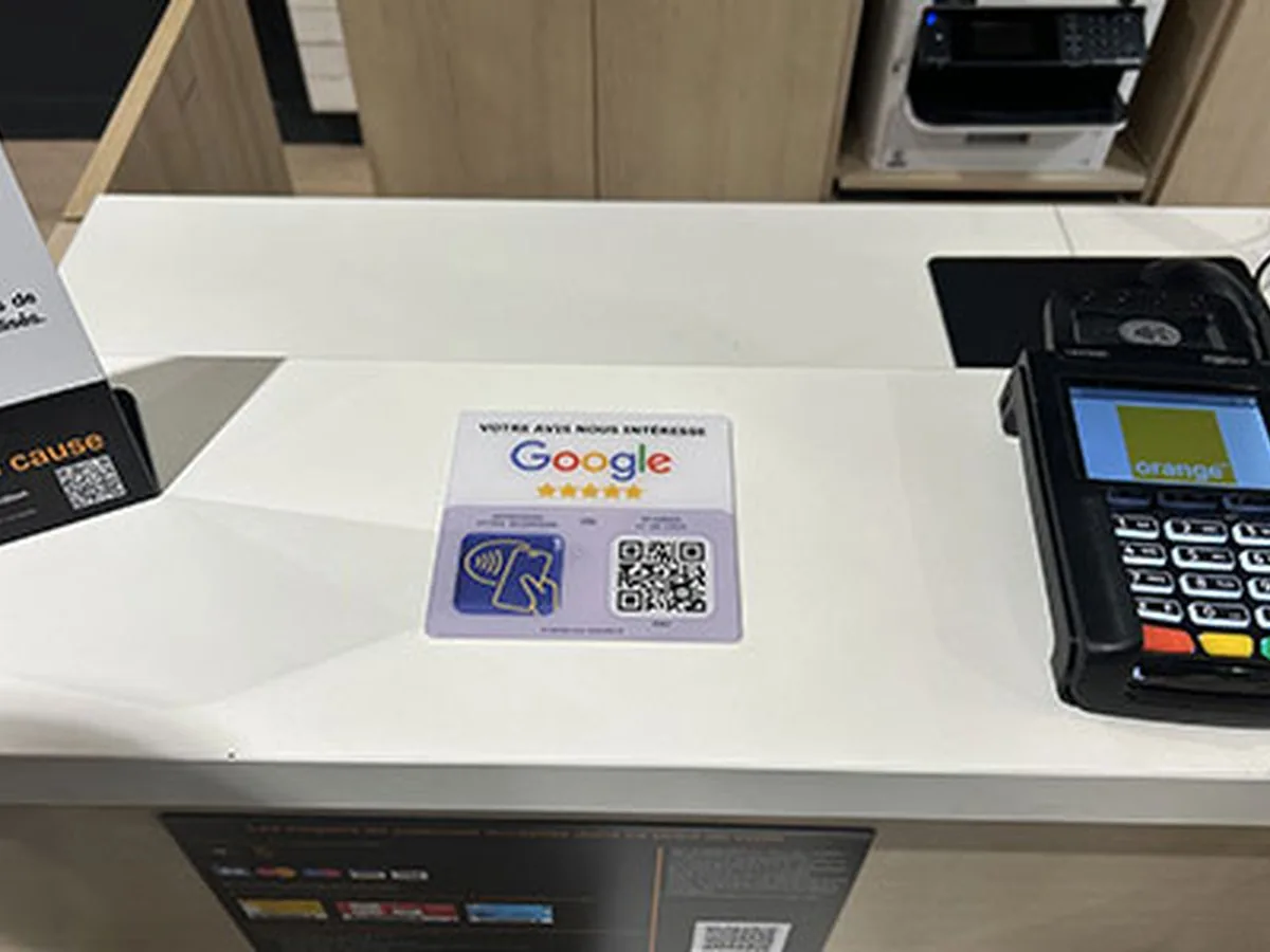 Plaque NFC Google avis chez boutique télécoms